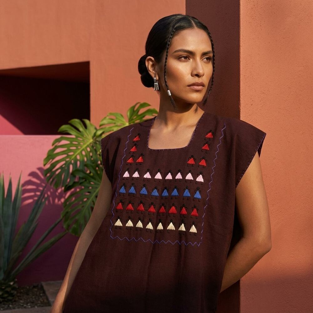 Traditional Mexican Huipil HAND EMBROIDERED – Handmade artisinal Manta Top S M